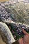 150 Tarak Sık Dokuma İpek Seccade - Yeşil 150 Tarak Sık Dokuma İpek Seccade - Yeşil