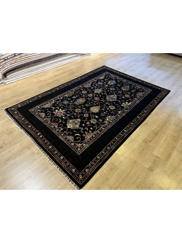 Türk El Düğümlü Madalyon Desenli El Dokuma Kilim