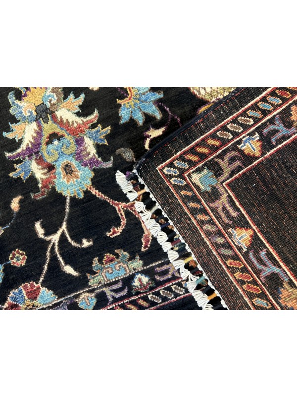 Türk El Düğümlü Madalyon Desenli El Dokuma Kilim