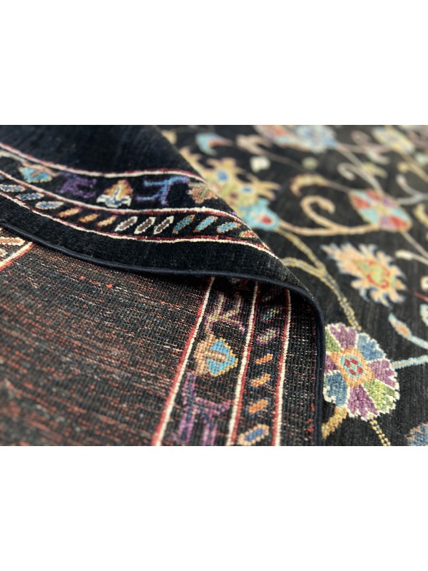 Türk El Düğümlü Madalyon Desenli El Dokuma Kilim