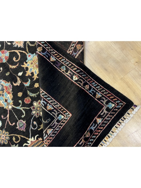 Türk El Düğümlü Madalyon Desenli El Dokuma Kilim