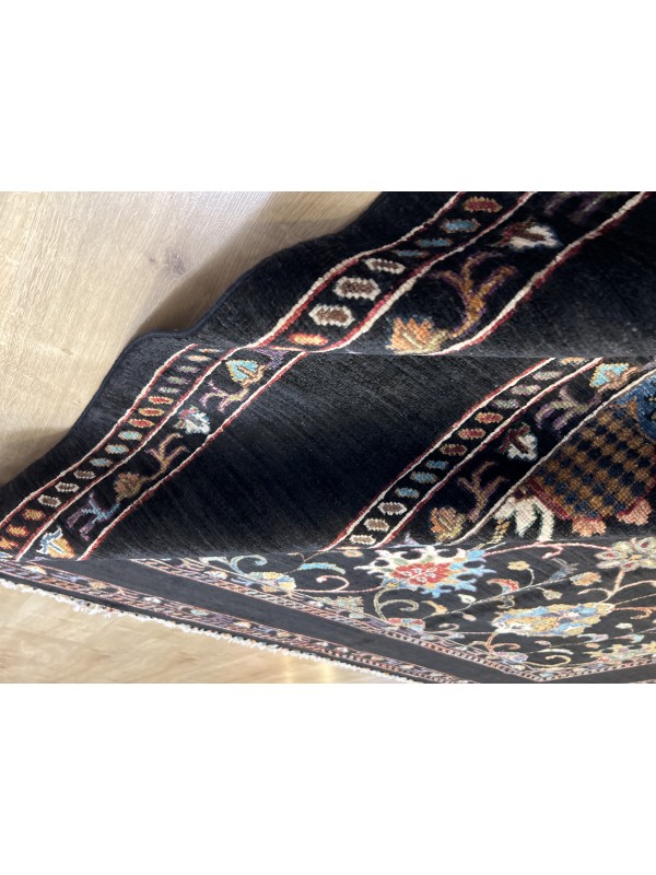 Türk El Düğümlü Madalyon Desenli El Dokuma Kilim